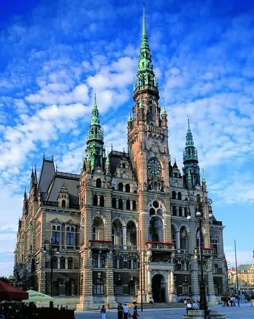 Říjen 2004