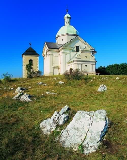 Říjen 2004