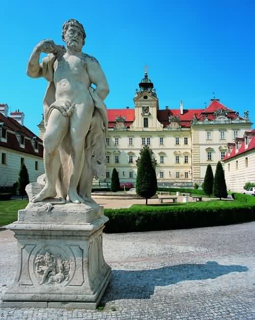 Květen 2004