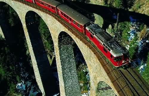 Únor 2004