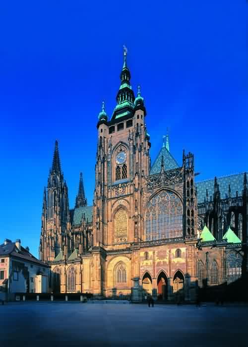 Březen 2004